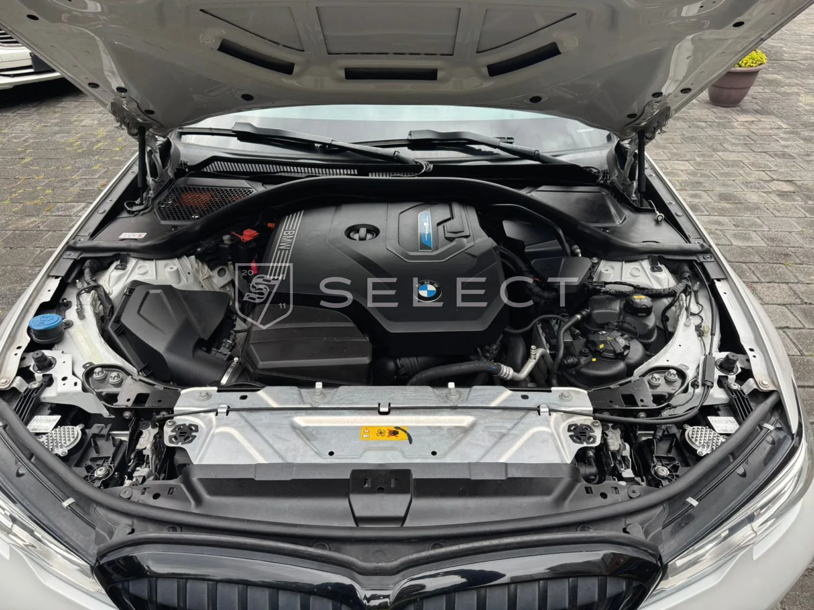 2020 BMW 330e — 9
